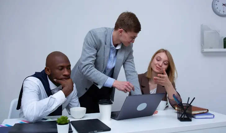 How to layoff employees legally?