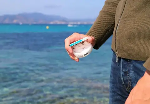 Nicotine Pouches Less Harmful Alternatives for Smokers, But Not Safe for All, Study