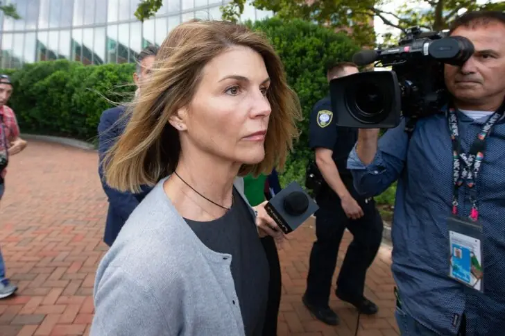 lori-loughlin-2